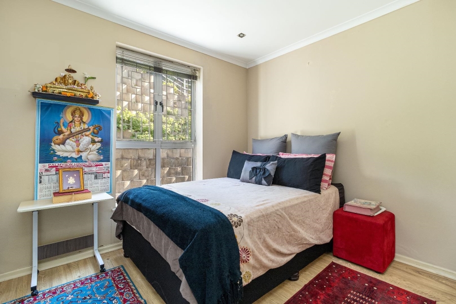 To Let 2 Bedroom Property for Rent in Vredehoek Western Cape